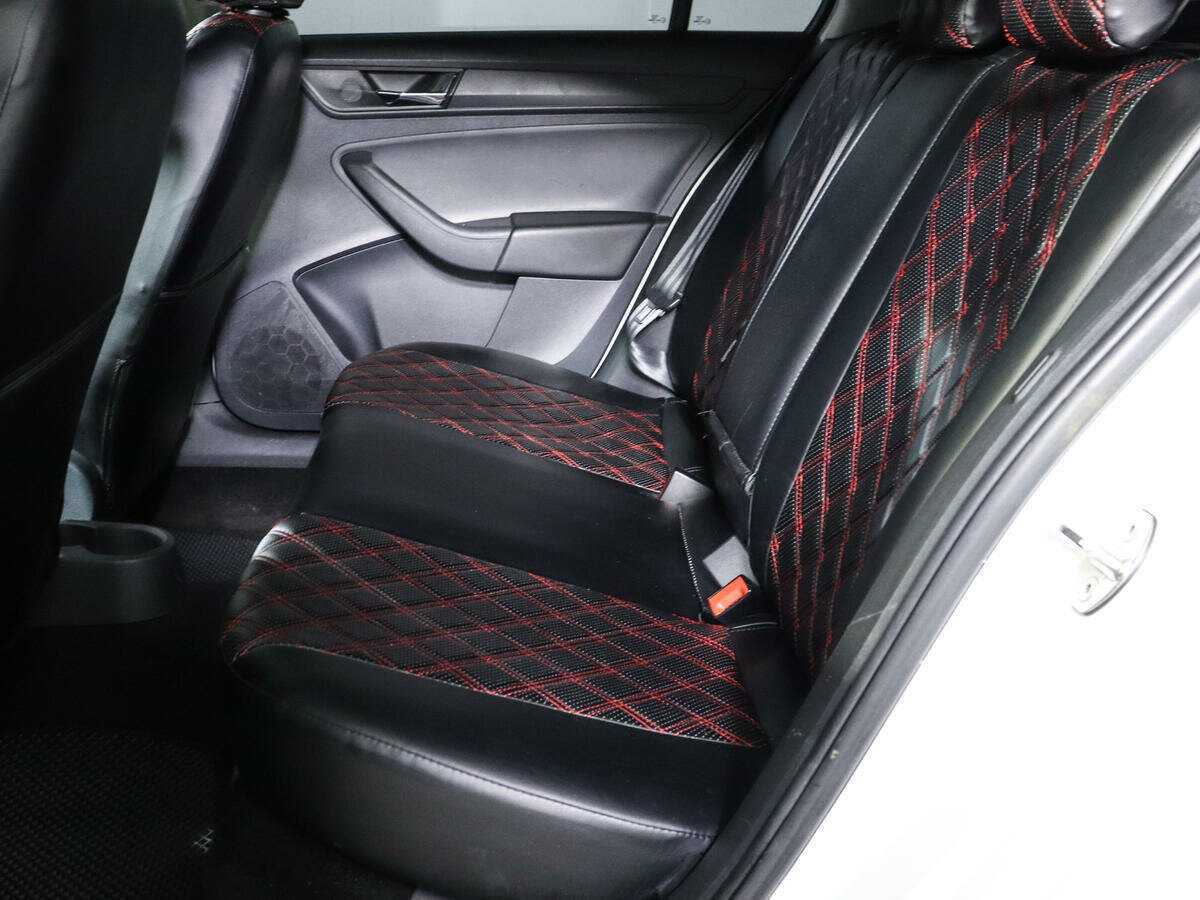 Купить Skoda Rapid с пробегом. Фото: #8