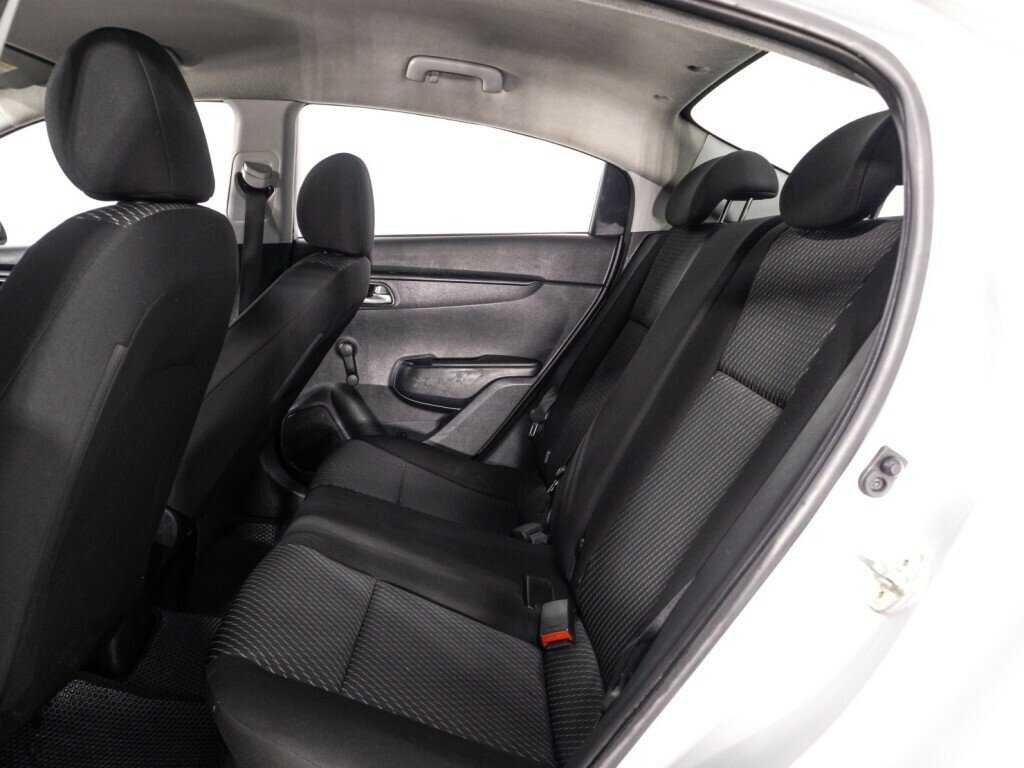 Купить Kia Rio с пробегом. Фото: #9