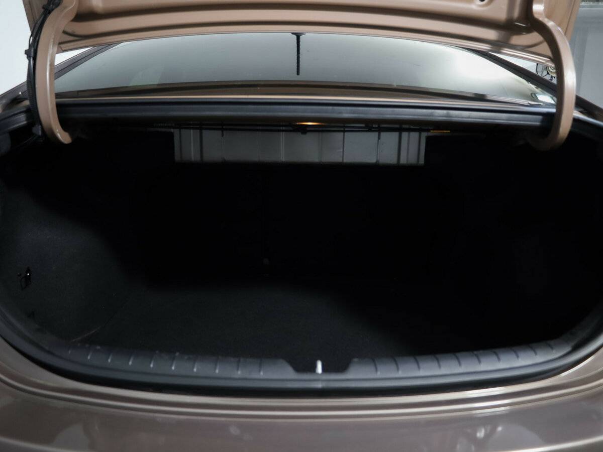 Купить Hyundai Solaris с пробегом. Фото: #22