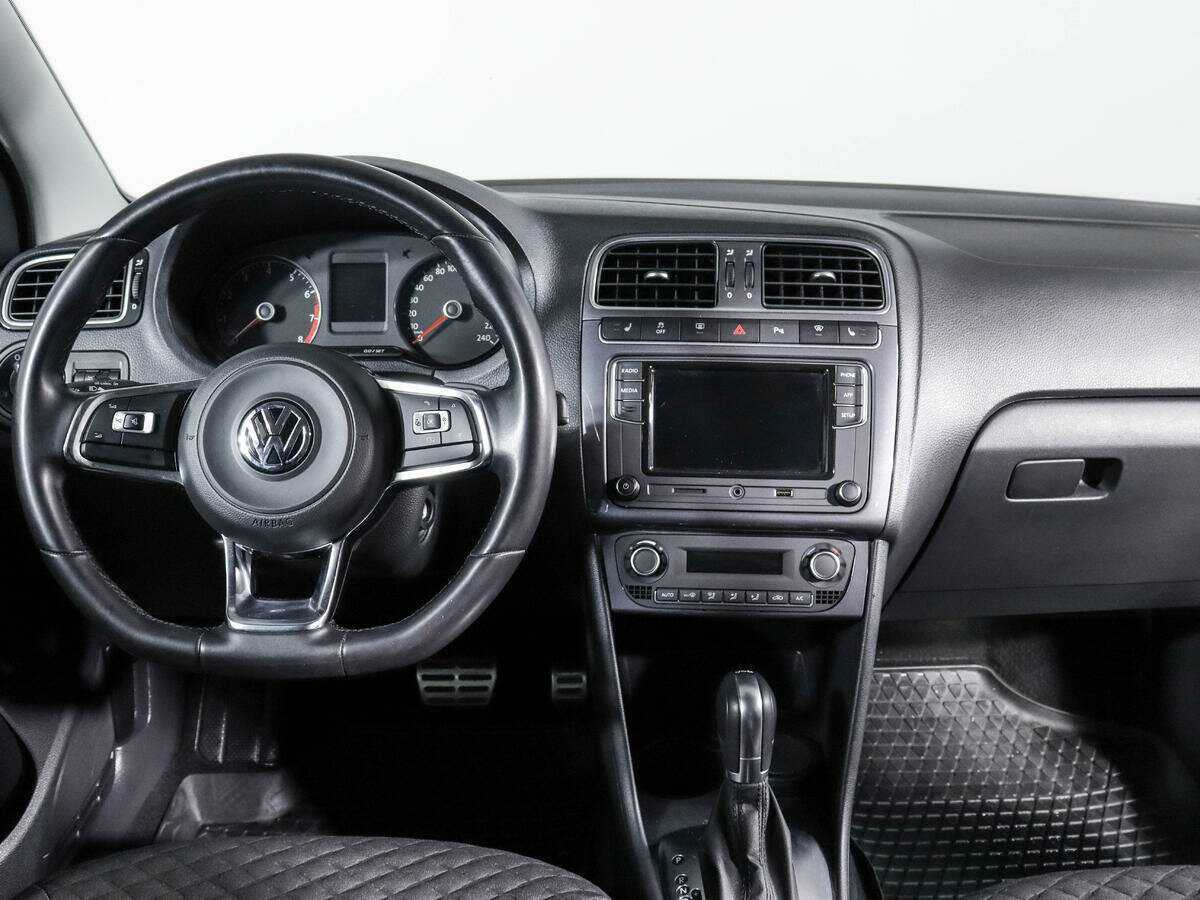 Купить Volkswagen Polo с пробегом. Фото: #9