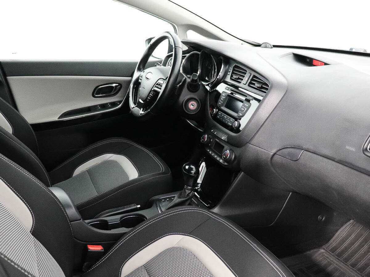 Купить Kia Ceed с пробегом. Фото: #8