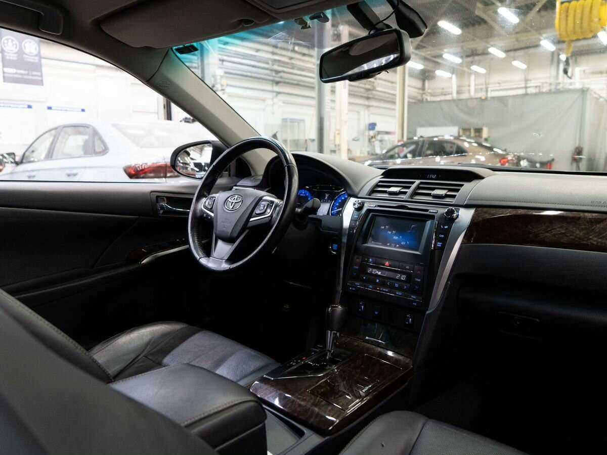 Купить Toyota Camry с пробегом. Фото: #18