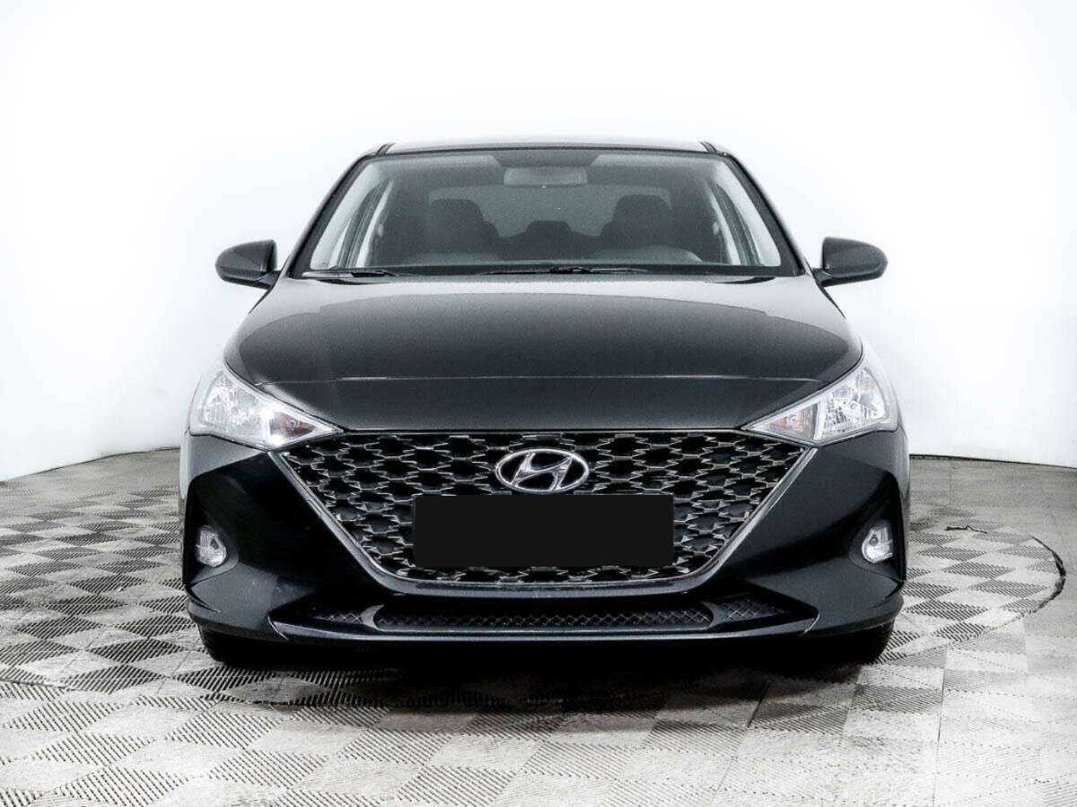 Купить Hyundai Solaris с пробегом. Фото: #1