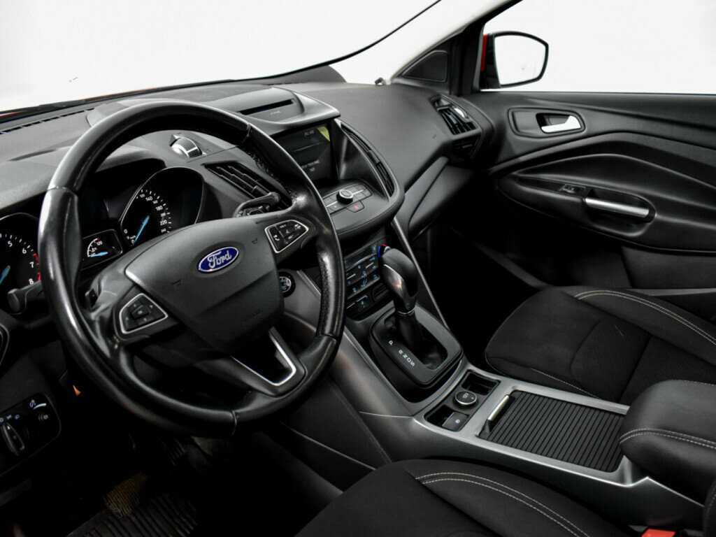 Купить Ford Kuga с пробегом. Фото: #6