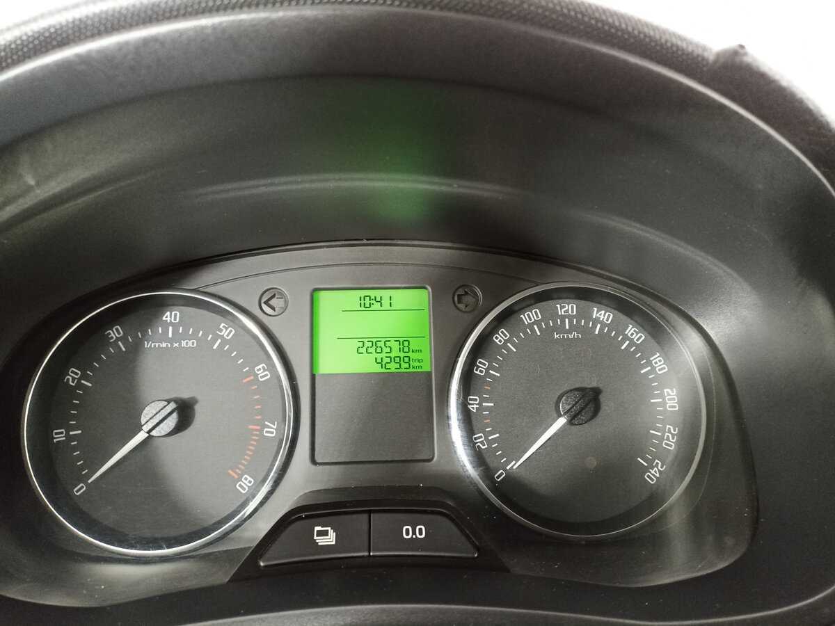 Купить Skoda Fabia с пробегом. Фото: #12