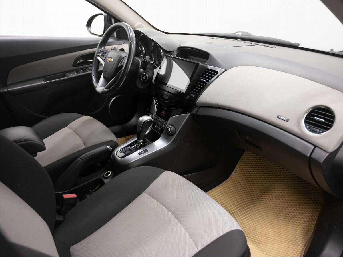 Купить Chevrolet Cruze с пробегом. Фото: #10