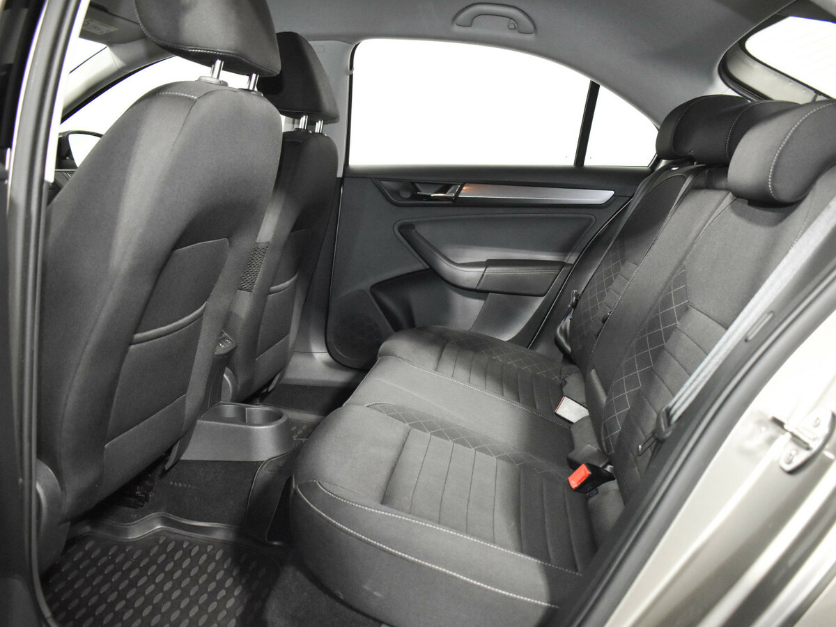 Купить Skoda Rapid с пробегом. Фото: #11