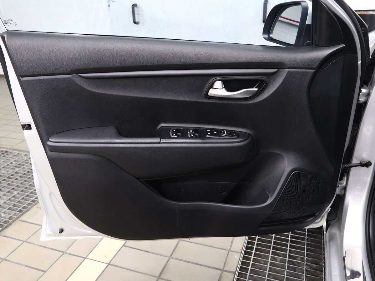Купить Kia Rio с пробегом. Фото: #7