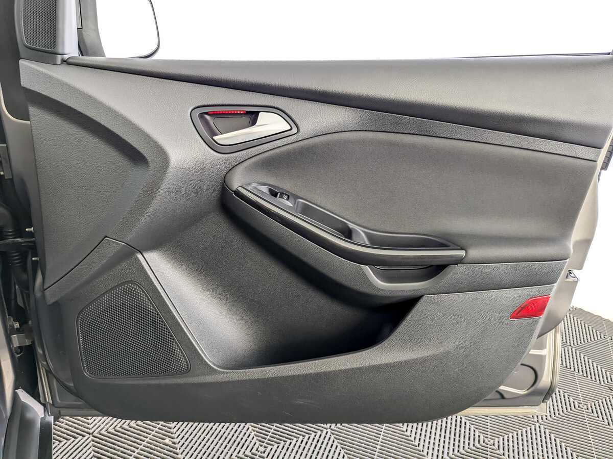 Купить Ford Focus с пробегом. Фото: #17