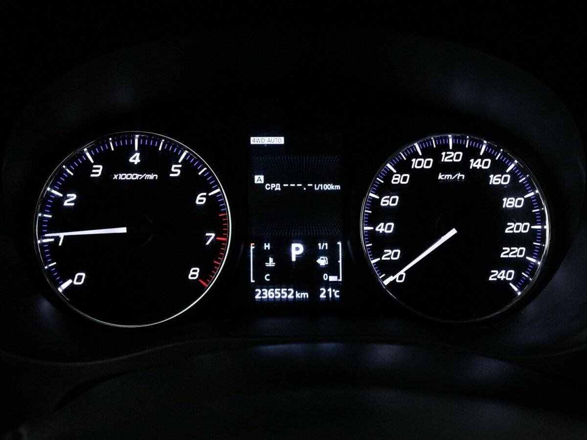 Купить Mitsubishi Outlander с пробегом. Фото: #11