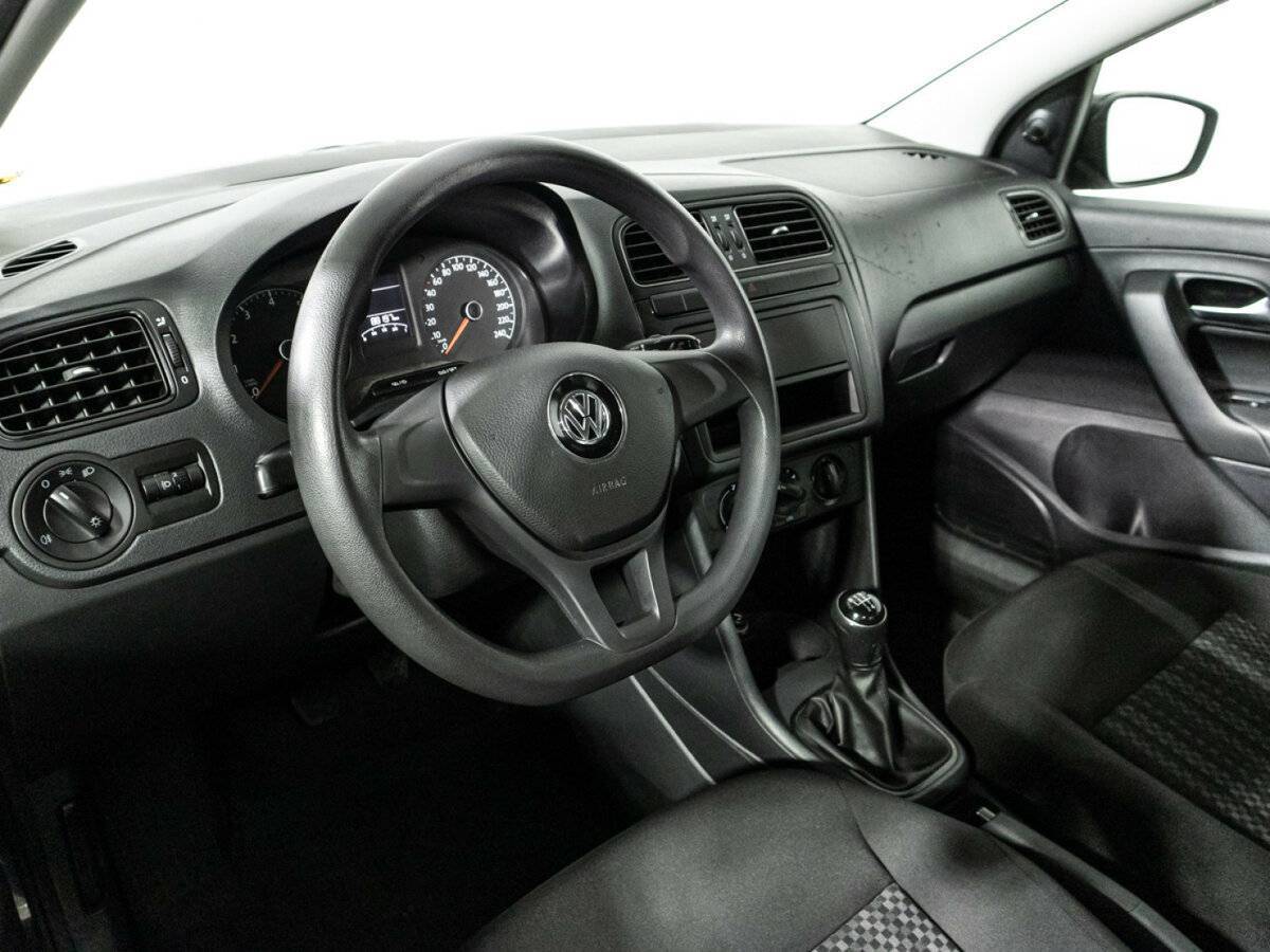 Купить Volkswagen Polo с пробегом. Фото: #10