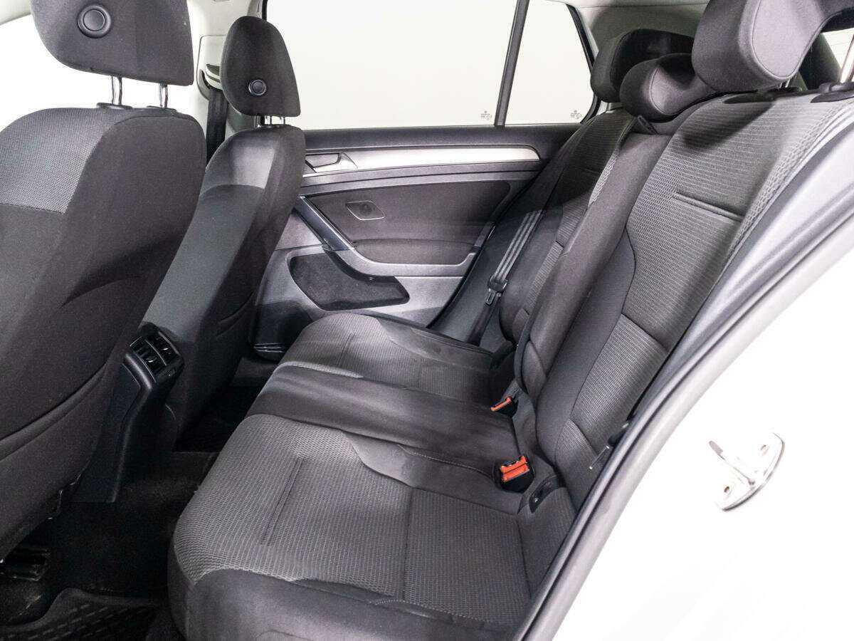 Купить Volkswagen Golf с пробегом. Фото: #9