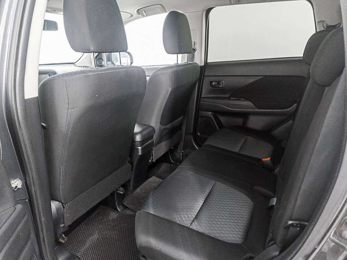 Купить Mitsubishi Outlander с пробегом. Фото: #11
