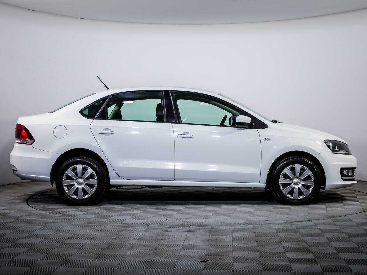 Купить Volkswagen Polo с пробегом. Фото: #2