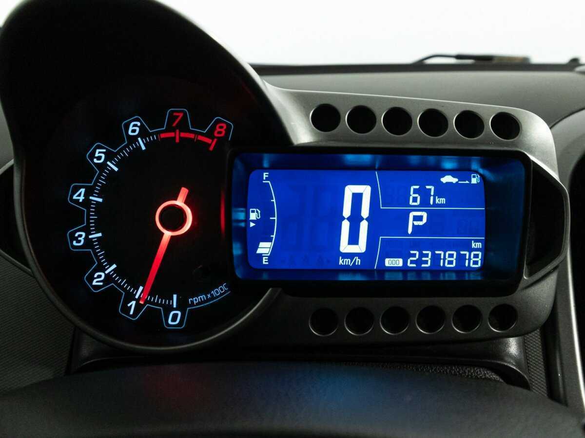 Купить Chevrolet Aveo с пробегом. Фото: #11