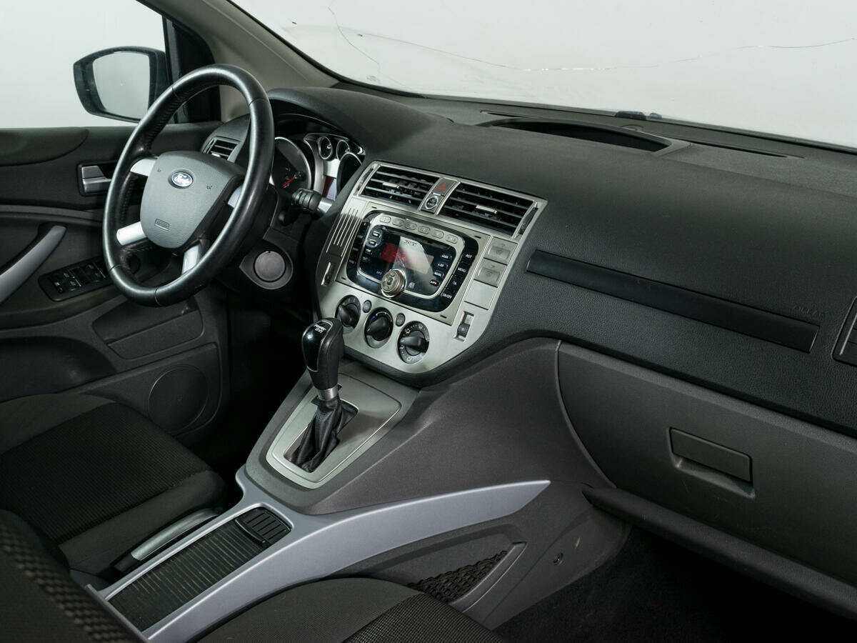 Купить Ford Kuga с пробегом. Фото: #4