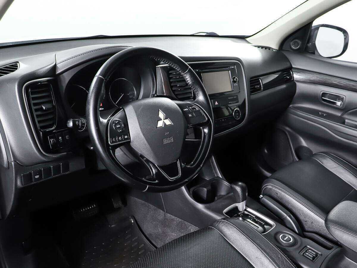 Купить Mitsubishi Outlander с пробегом. Фото: #11