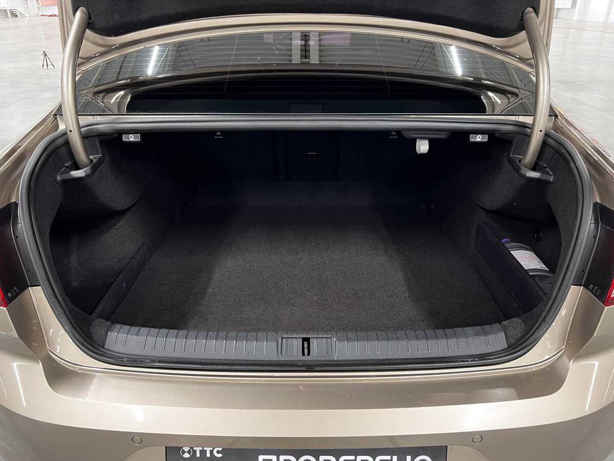 Купить Volkswagen Passat с пробегом. Фото: #9