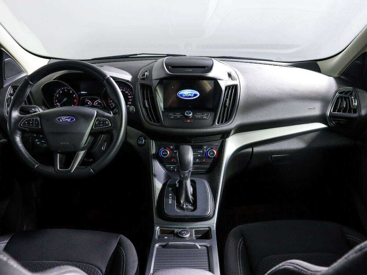 Купить Ford Kuga с пробегом. Фото: #9