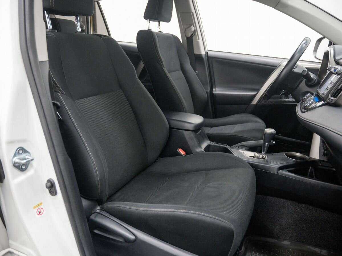 Купить Toyota RAV4 с пробегом. Фото: #7