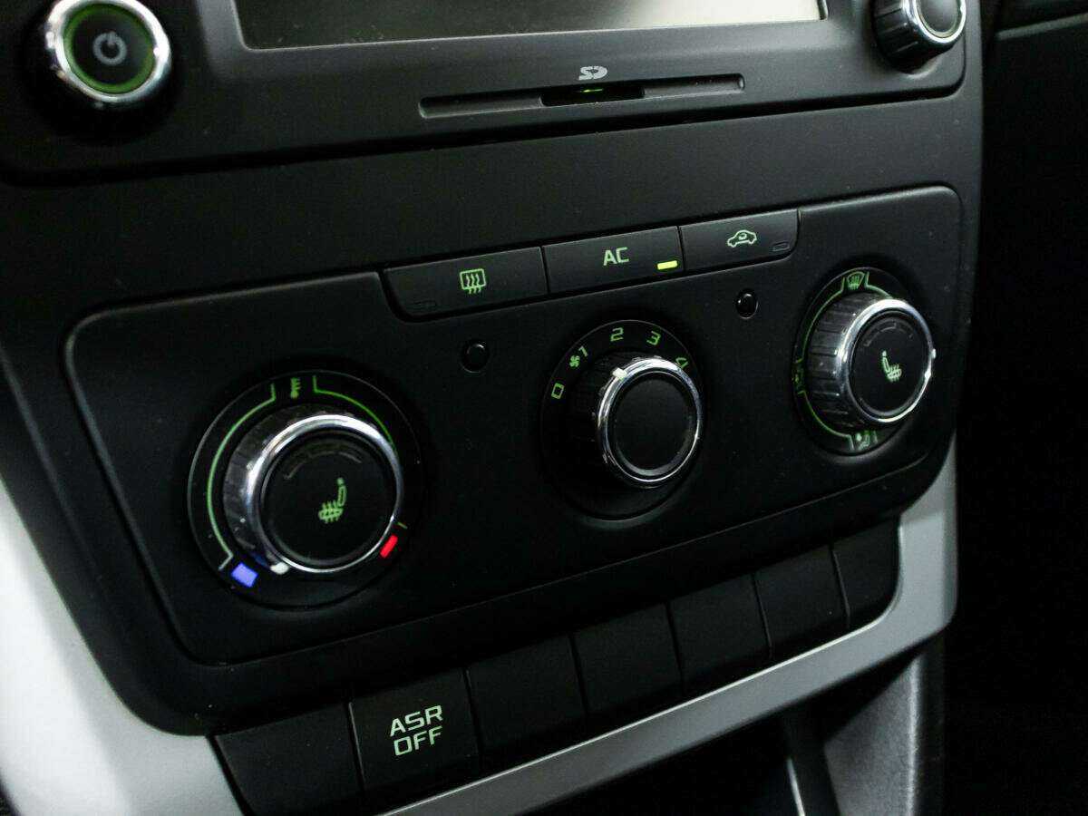 Купить Skoda Yeti с пробегом. Фото: #13