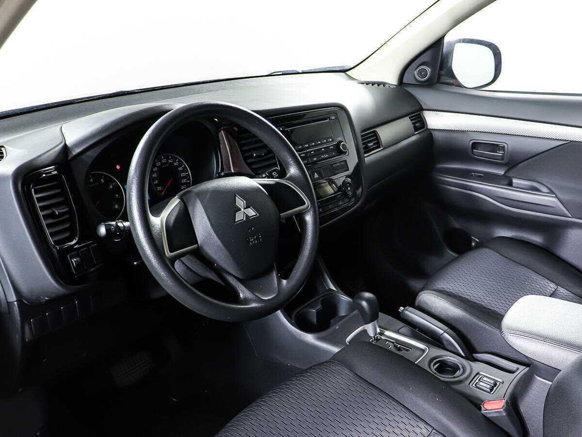 Купить Mitsubishi Outlander с пробегом. Фото: #12