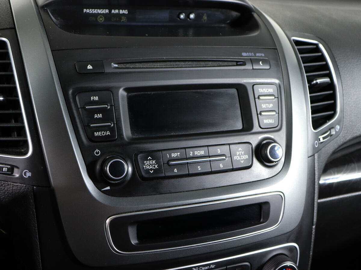 Купить Kia Sorento с пробегом. Фото: #21