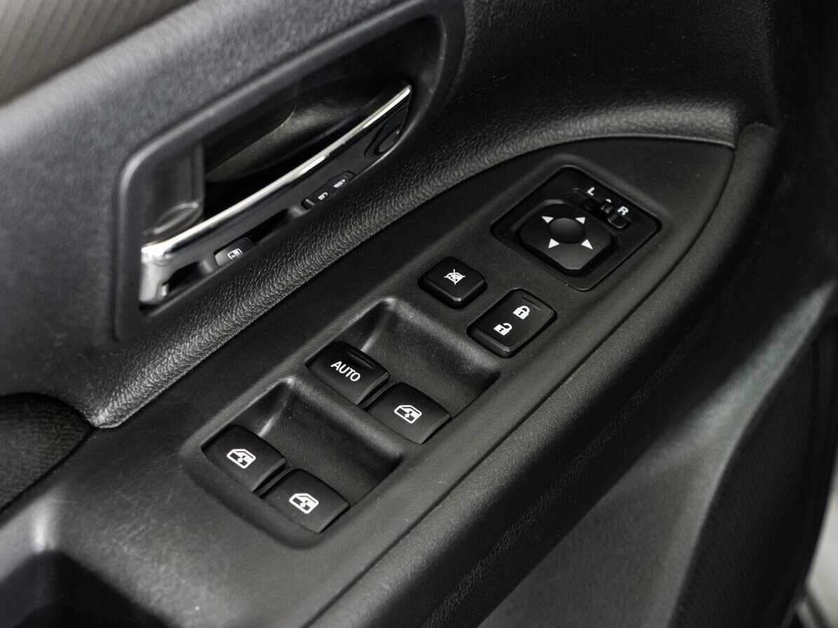 Купить Mitsubishi Outlander с пробегом. Фото: #10