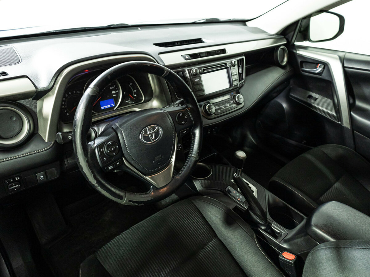 Купить Toyota RAV4 с пробегом. Фото: #10