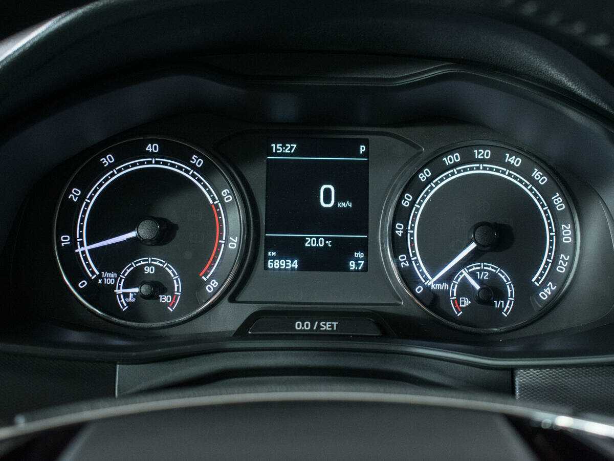 Купить Skoda Rapid с пробегом. Фото: #10