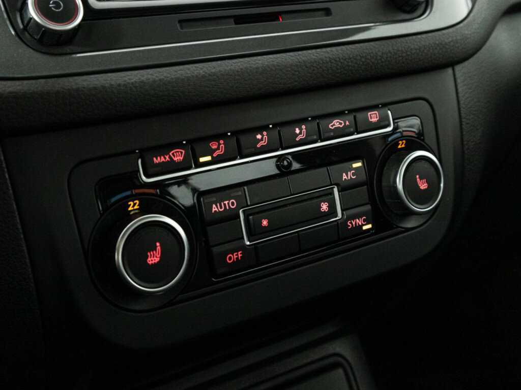 Купить Volkswagen Tiguan с пробегом. Фото: #14