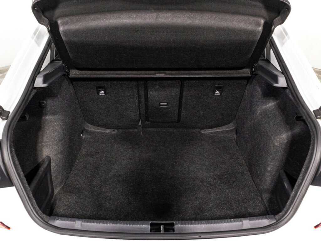 Купить Volkswagen Polo с пробегом. Фото: #13