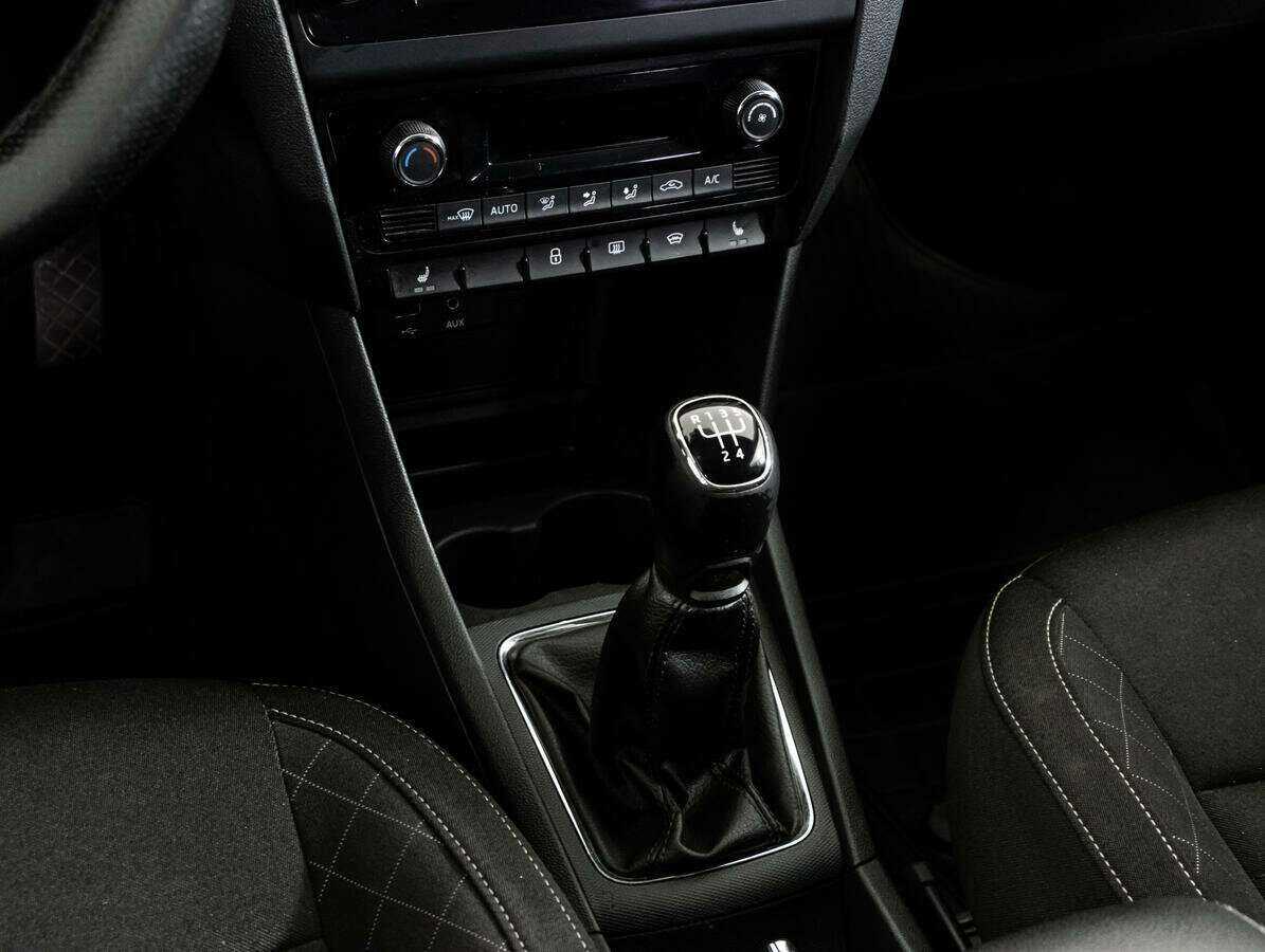 Купить Skoda Rapid с пробегом. Фото: #10