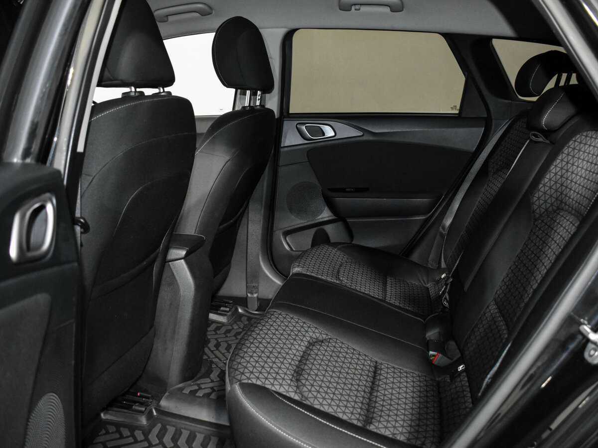 Купить Kia Ceed с пробегом. Фото: #10