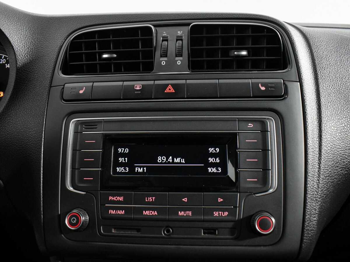 Купить Volkswagen Polo с пробегом. Фото: #14