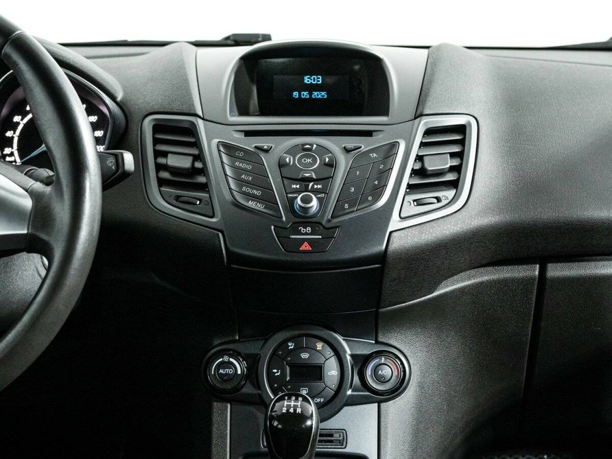 Купить Ford Fiesta с пробегом. Фото: #13