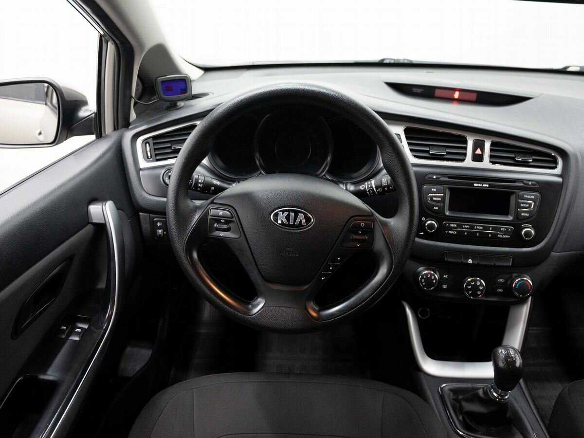 Купить Kia Ceed с пробегом. Фото: #13