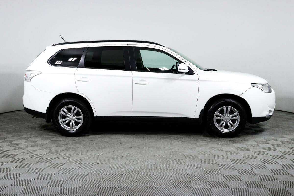 Купить Mitsubishi Outlander с пробегом. Фото: #3