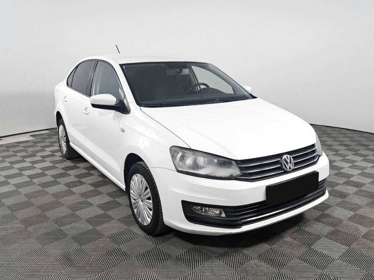 Купить Volkswagen Polo с пробегом. Фото: #2