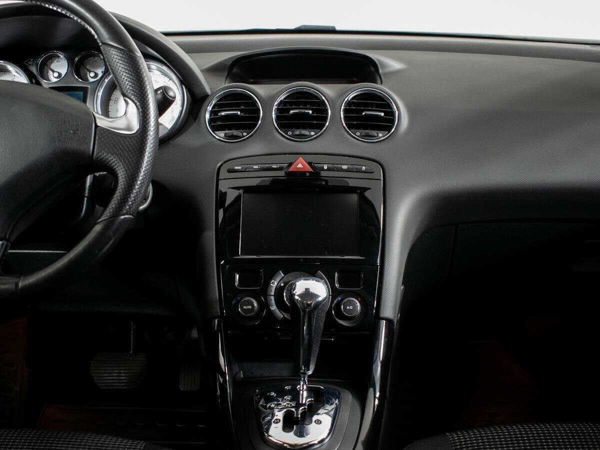 Купить Peugeot 408 с пробегом. Фото: #8