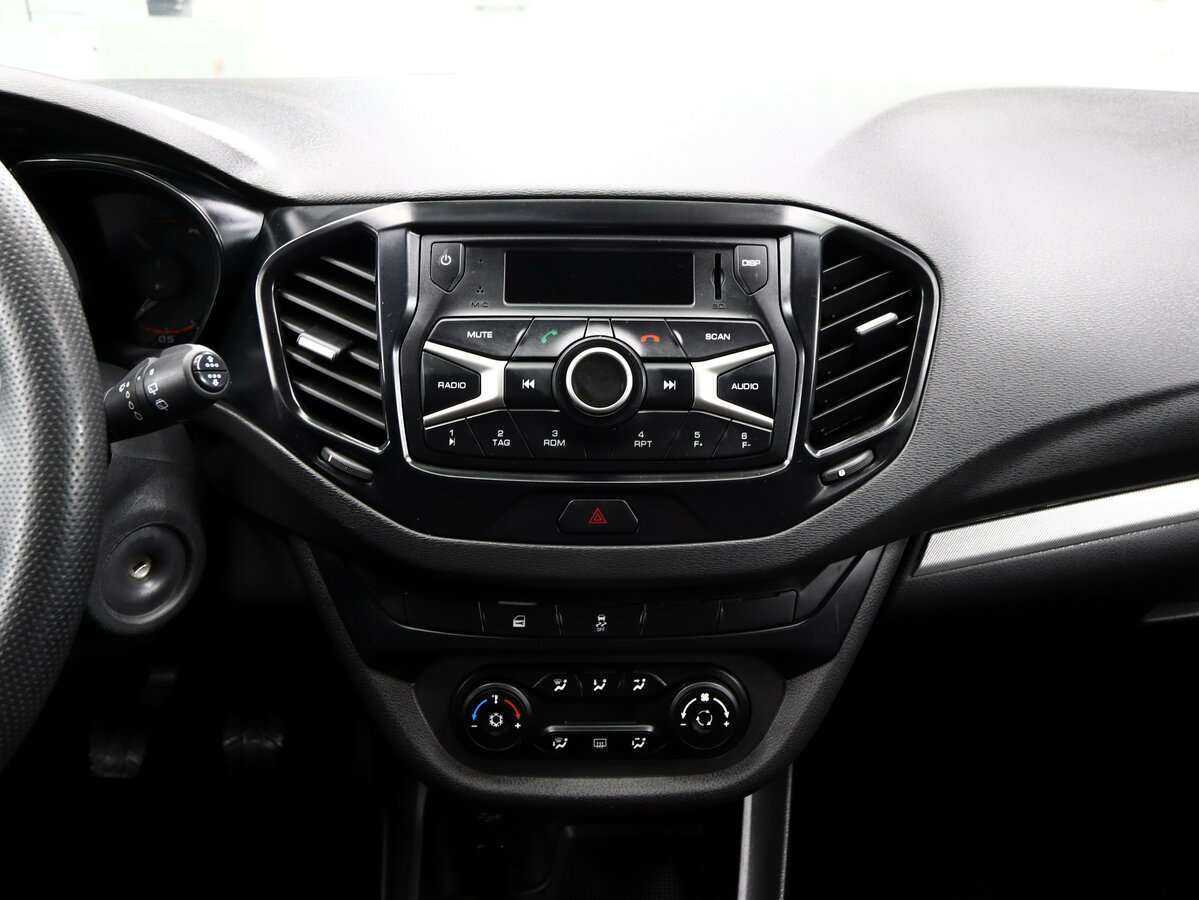 Купить Lada (ВАЗ) Vesta с пробегом. Фото: #17