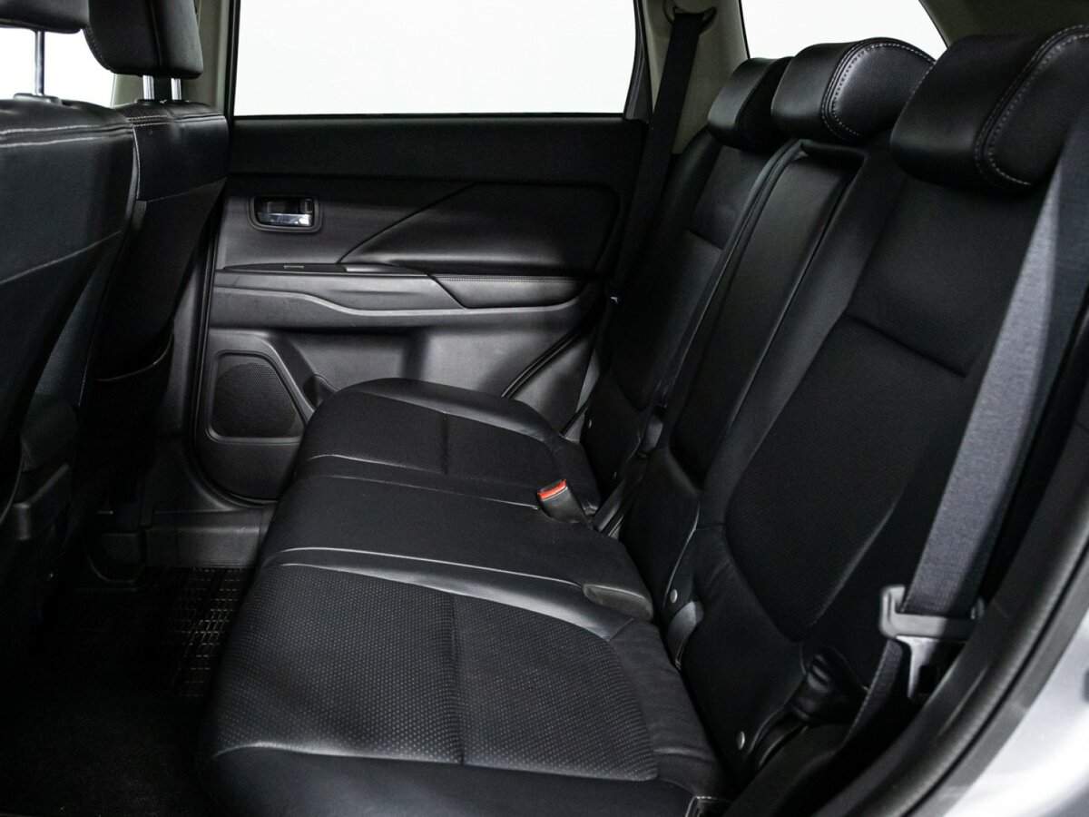 Купить Mitsubishi Outlander с пробегом. Фото: #9