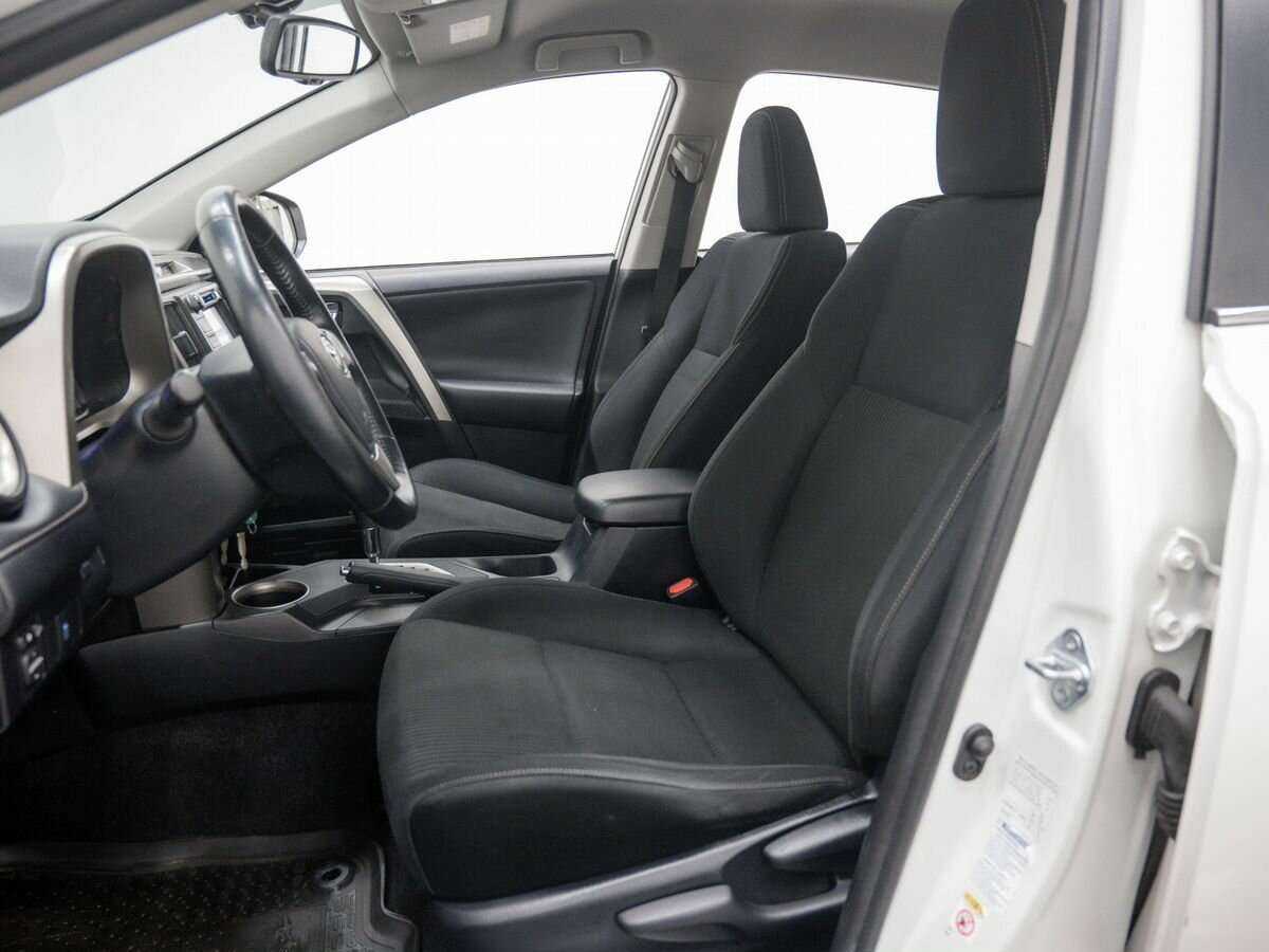 Купить Toyota RAV4 с пробегом. Фото: #13