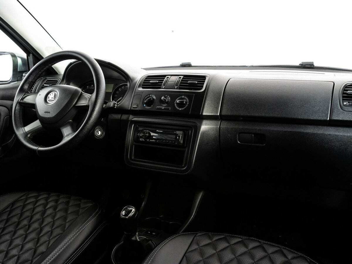 Купить Skoda Fabia с пробегом. Фото: #8