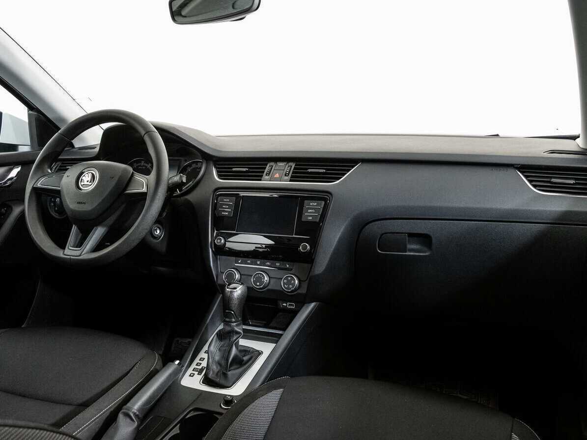 Купить Skoda Octavia с пробегом. Фото: #6