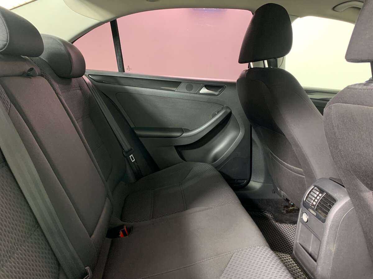 Купить Volkswagen Jetta с пробегом. Фото: #14