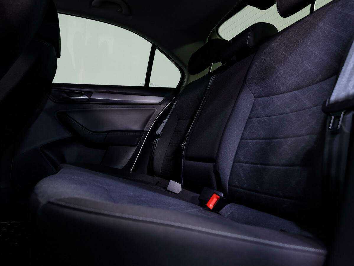 Купить Volkswagen Polo с пробегом. Фото: #11