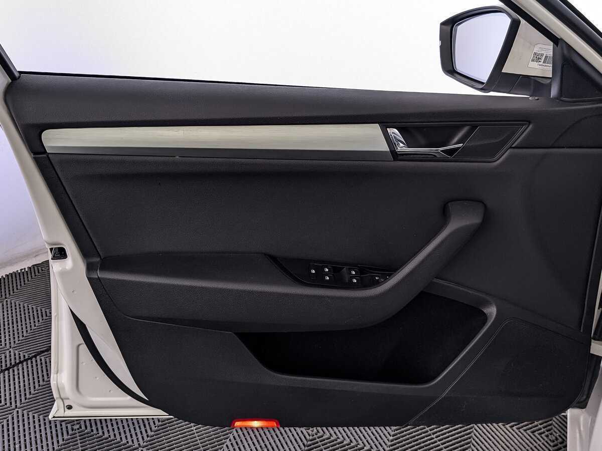 Купить Skoda Superb с пробегом. Фото: #18