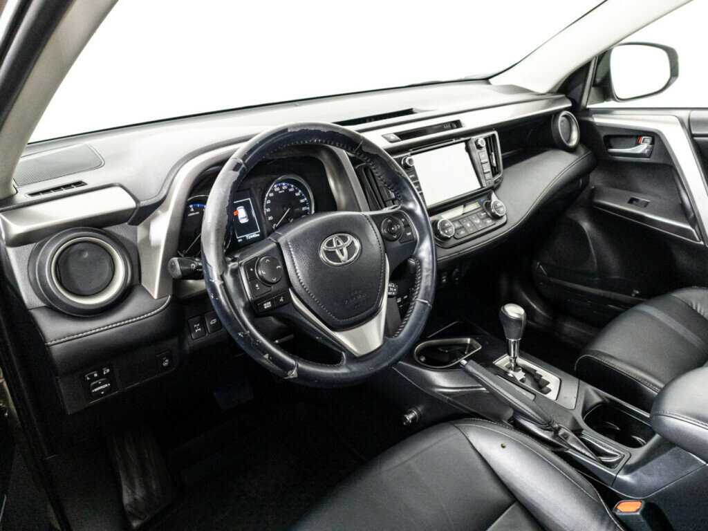 Купить Toyota RAV4 с пробегом. Фото: #10