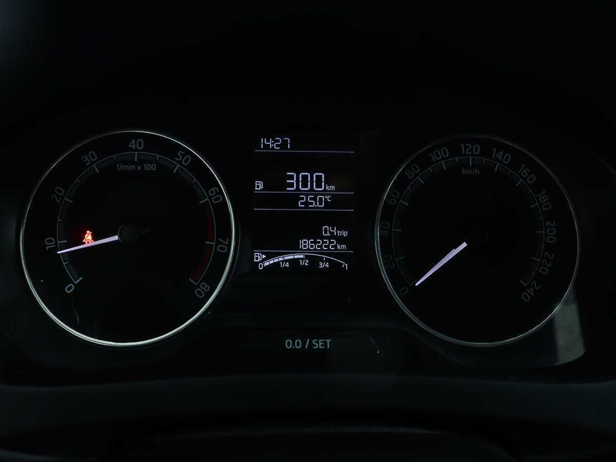 Купить Skoda Rapid с пробегом. Фото: #12